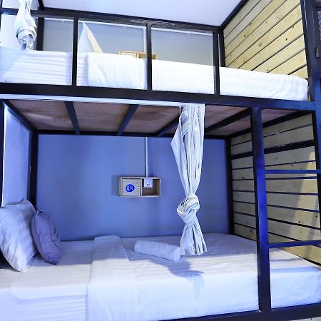 Oops Hostel เสียมราฐ ภายนอก รูปภาพ