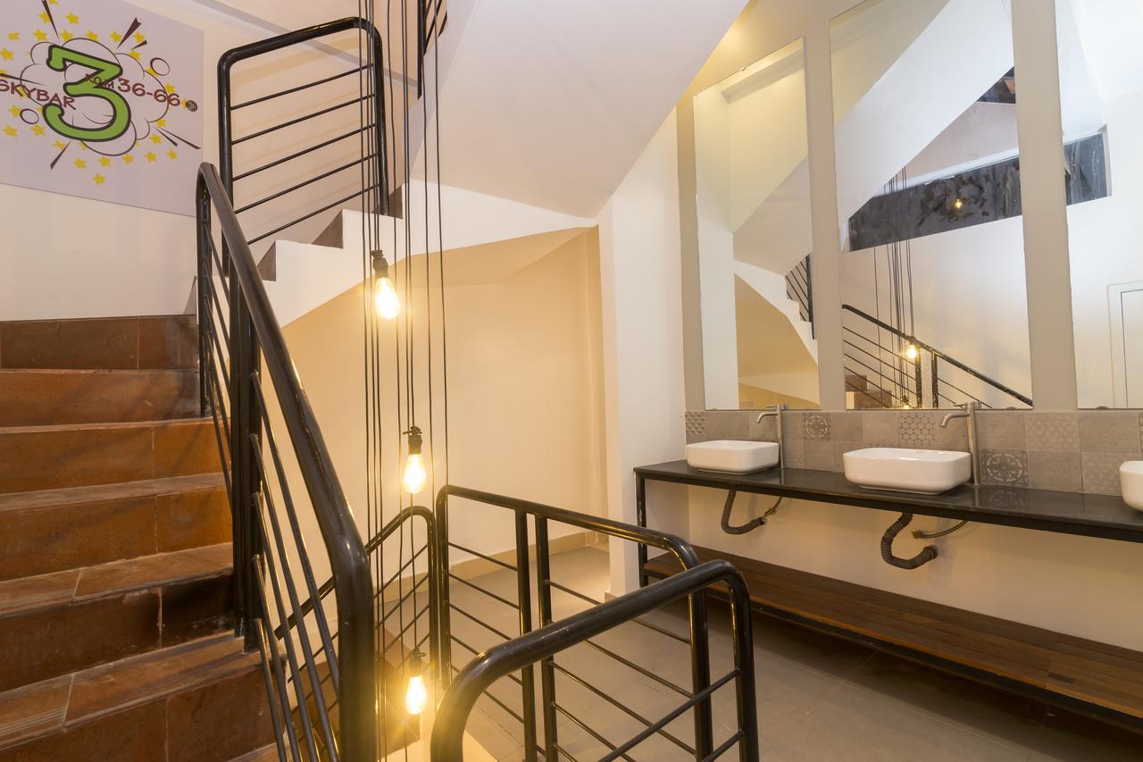 Oops Hostel เสียมราฐ ภายนอก รูปภาพ