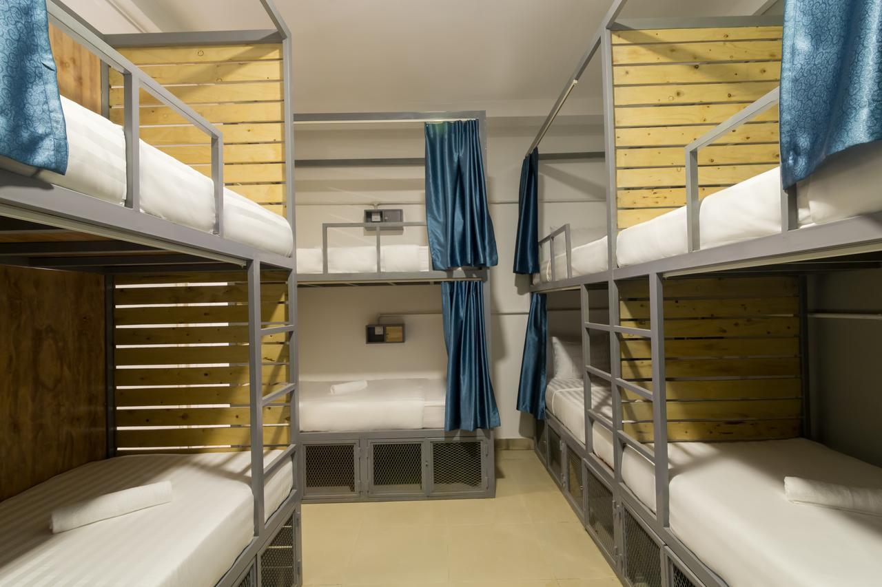 Oops Hostel เสียมราฐ ภายนอก รูปภาพ