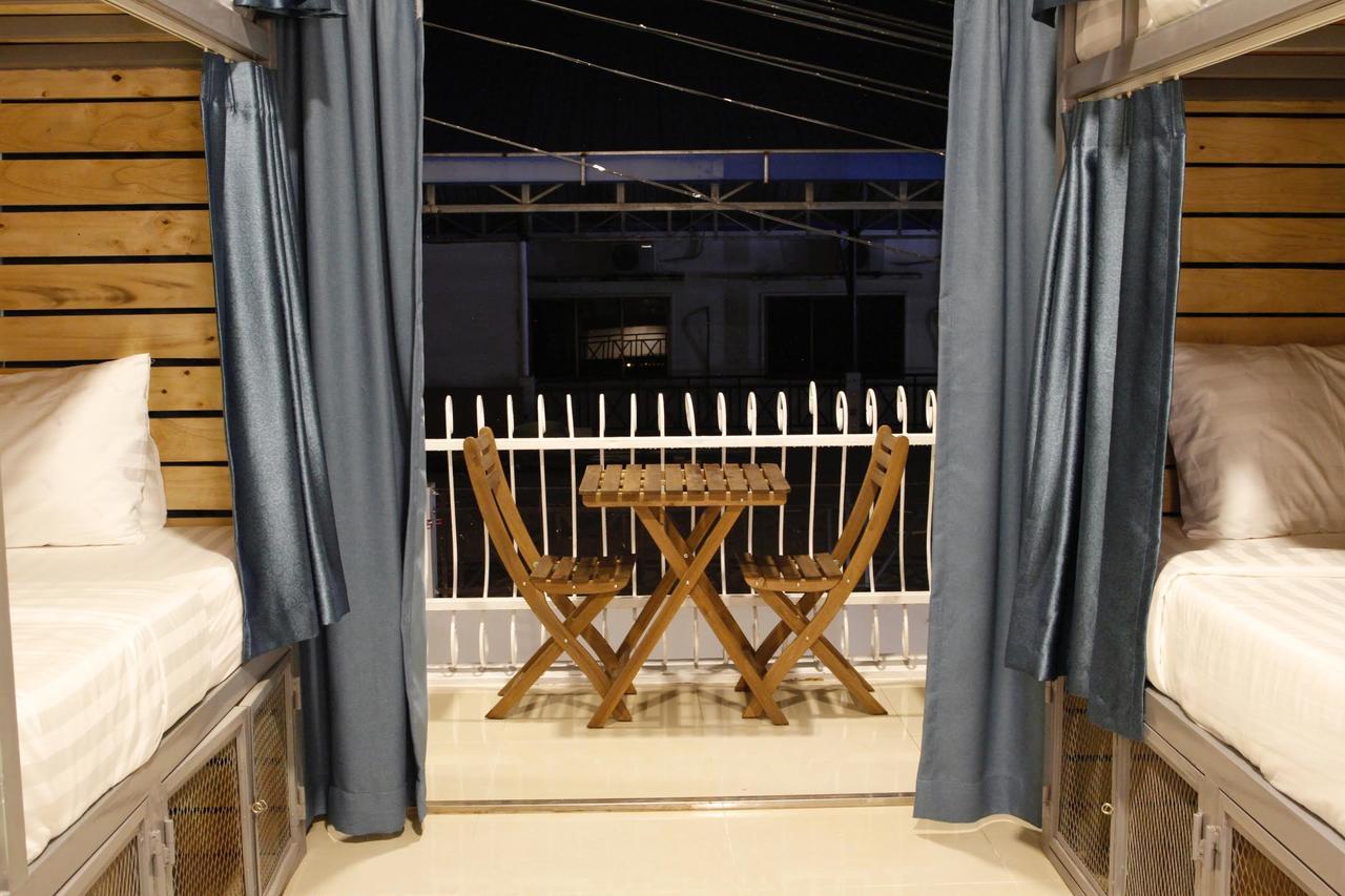 Oops Hostel เสียมราฐ ภายนอก รูปภาพ