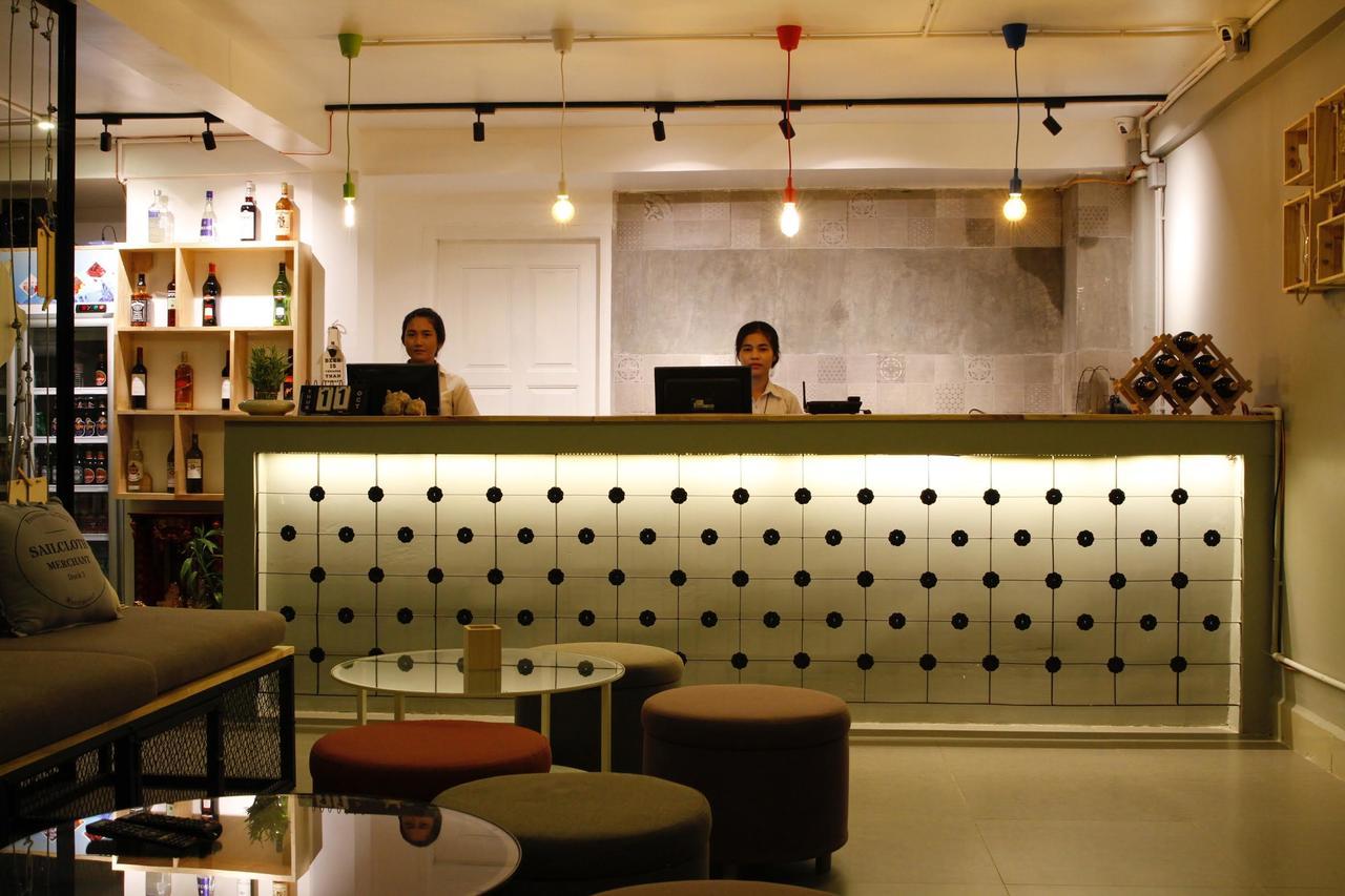 Oops Hostel เสียมราฐ ภายนอก รูปภาพ