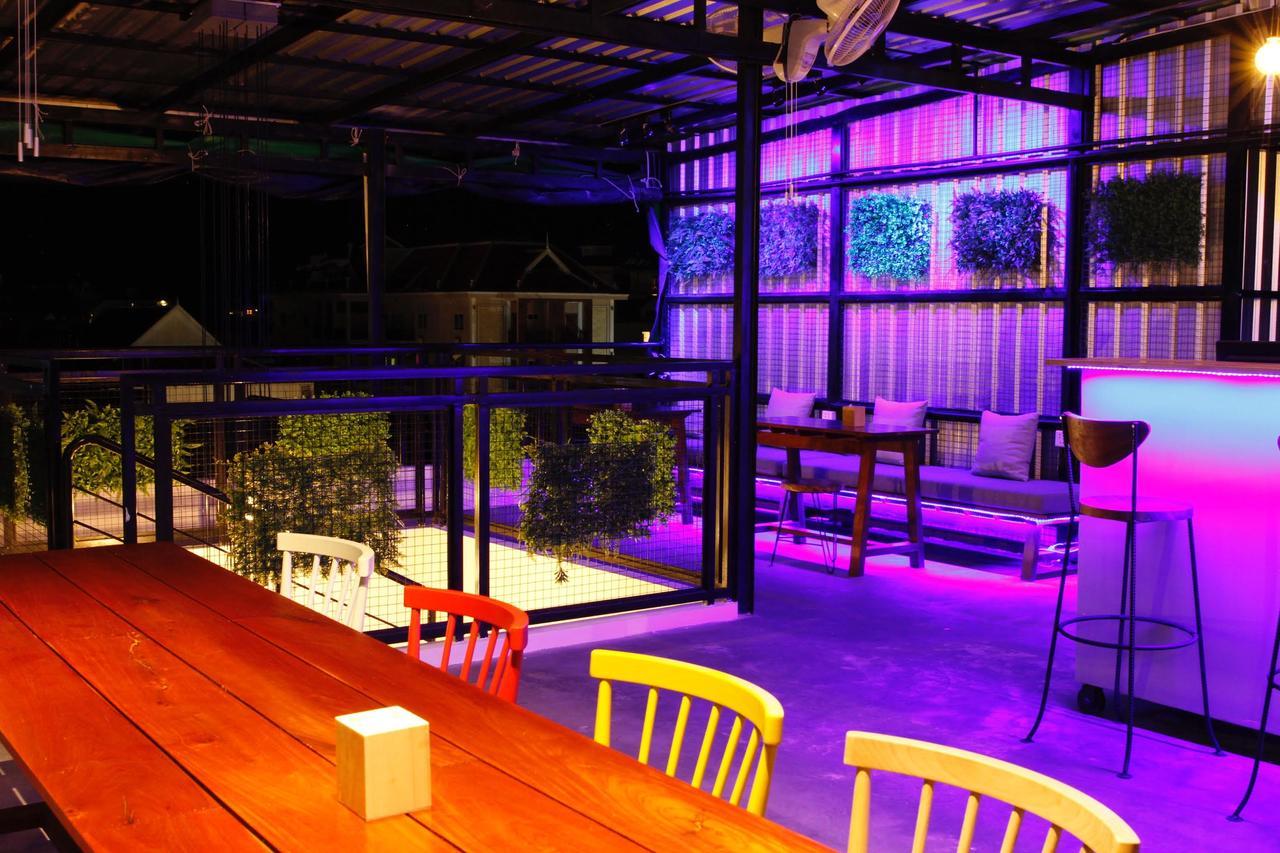Oops Hostel เสียมราฐ ภายนอก รูปภาพ