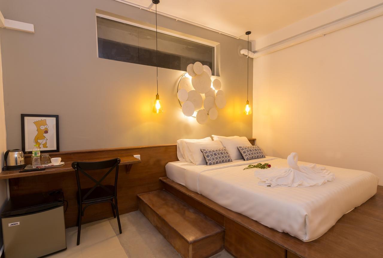 Oops Hostel เสียมราฐ ภายนอก รูปภาพ