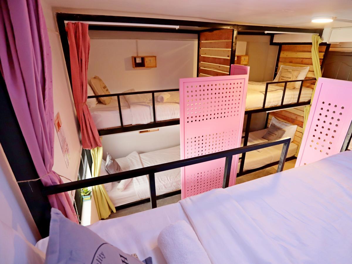 Oops Hostel เสียมราฐ ภายนอก รูปภาพ