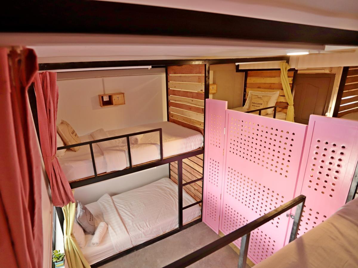 Oops Hostel เสียมราฐ ภายนอก รูปภาพ