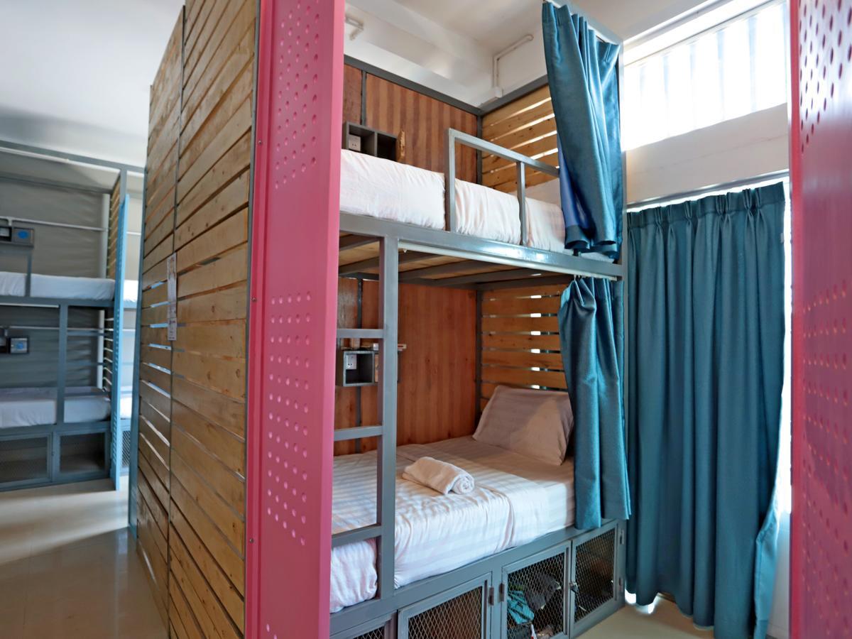 Oops Hostel เสียมราฐ ภายนอก รูปภาพ