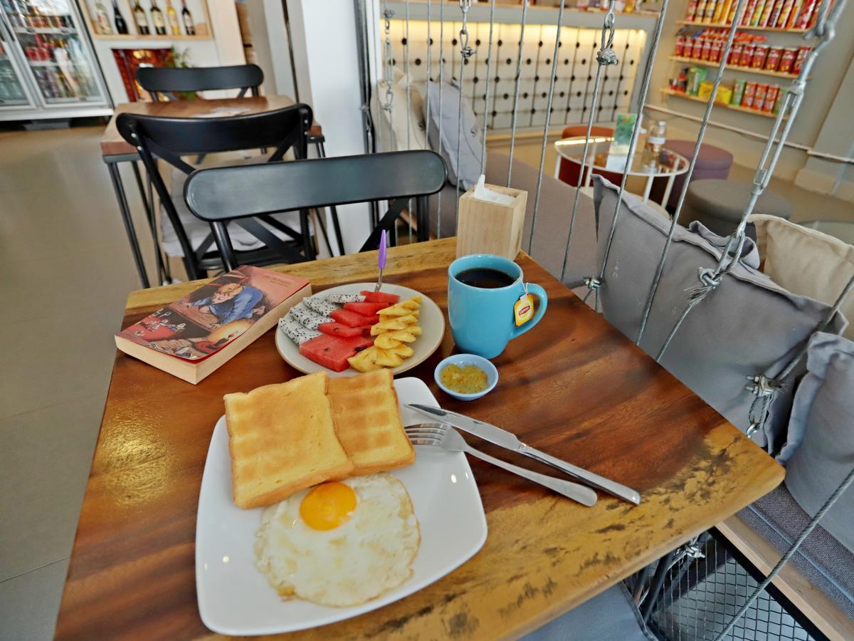 Oops Hostel เสียมราฐ ภายนอก รูปภาพ