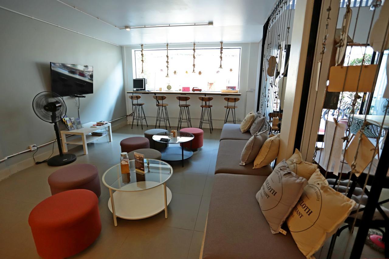 Oops Hostel เสียมราฐ ภายนอก รูปภาพ
