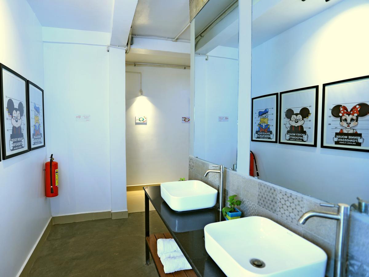 Oops Hostel เสียมราฐ ภายนอก รูปภาพ